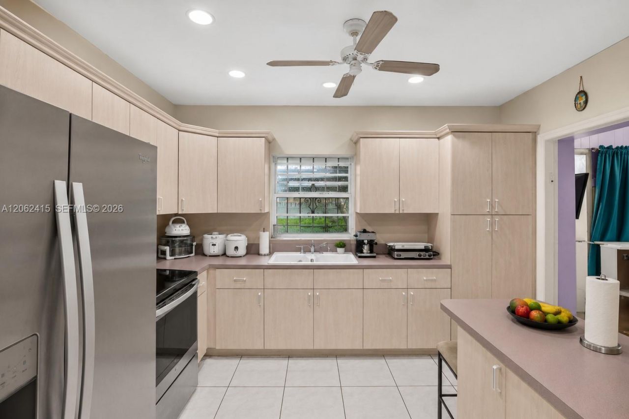 2815 NW 14th St , Miami, FL 33125 Photo