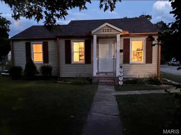 1102 N Washington Street, Farmington, MO 63640
