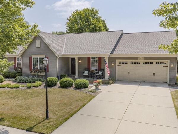 2147 Inverness DRIVE, Waukesha, WI 53186