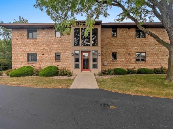 288 CAMPBELL ROAD, UNIT B, Oshkosh, WI 54902