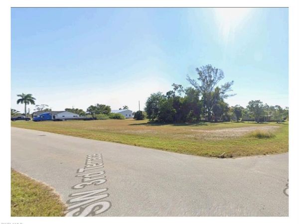 720 SW 3rd TER , CAPE CORAL, FL 33991