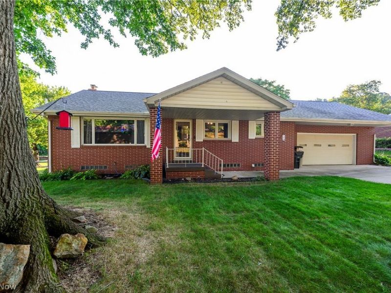 2984 Seikel Drive NE, Dover, OH 44622 Photo 2
