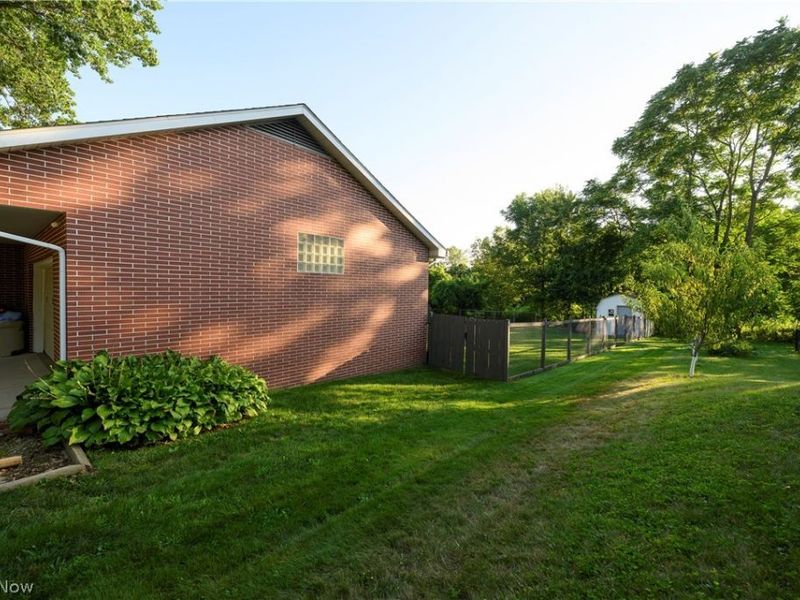 2984 Seikel Drive NE, Dover, OH 44622 Photo 3