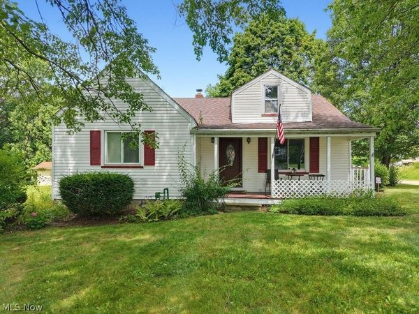 2755 Springfield Lake Drive , Akron, OH 44312