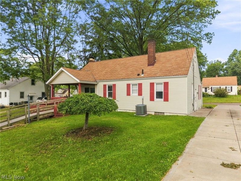 1117 Taggart Street NW, Massillon, OH 44646 Photo 2