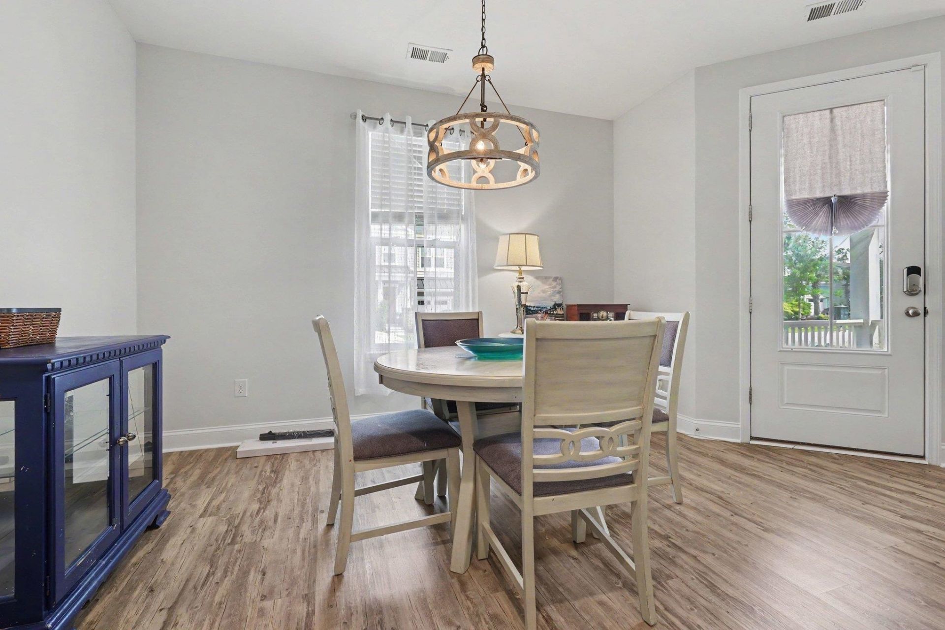 1024 Longwood Bluffs Circle Photo 13