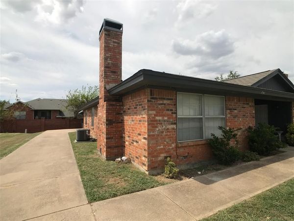 7041 Crosstimbers Lane , North Richland Hills, TX 76182