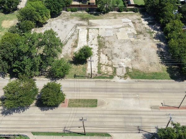 301/325 N Town East Boulevard , Mesquite, TX 75150