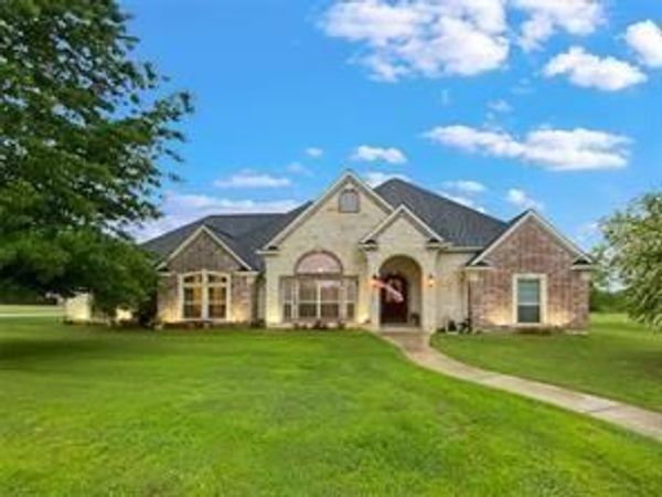 1101 Ranch Drive , Bonham, TX 75418
