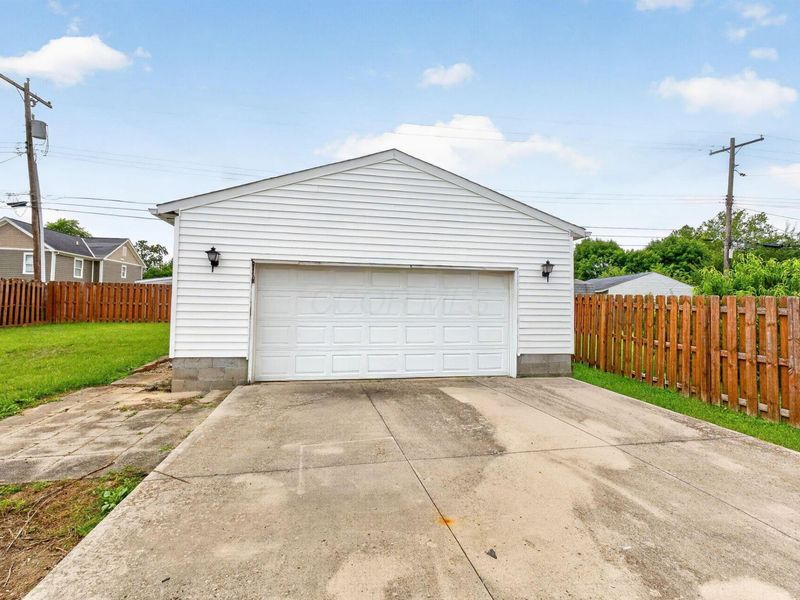 487 Hiler Road, Columbus, OH 43228 Photo 25