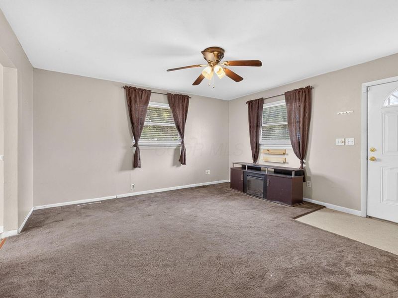487 Hiler Road, Columbus, OH 43228 Photo 6