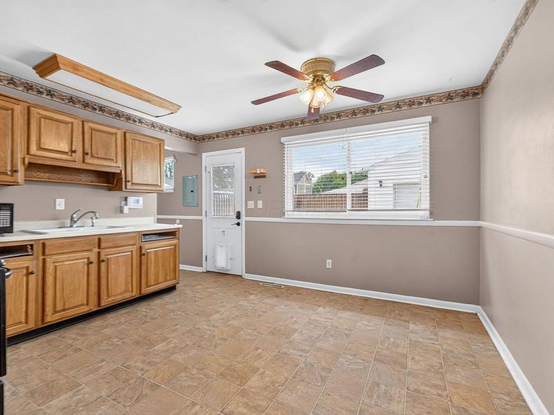 487 Hiler Road, Columbus, OH 43228 Photo 9