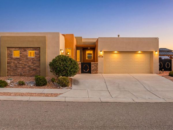 6102 Pecos Trail Drive NE, Rio Rancho, NM 87144