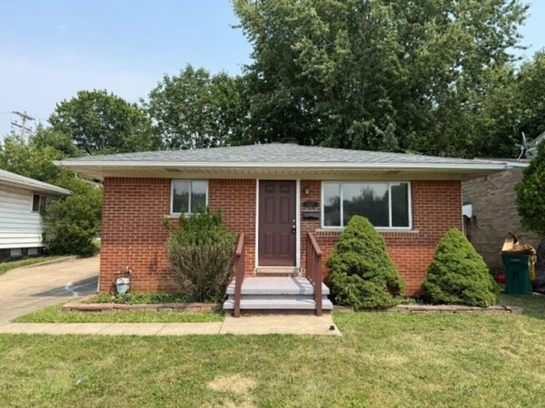 5597 Kenton Avenue, Maple Heights, OH 44137