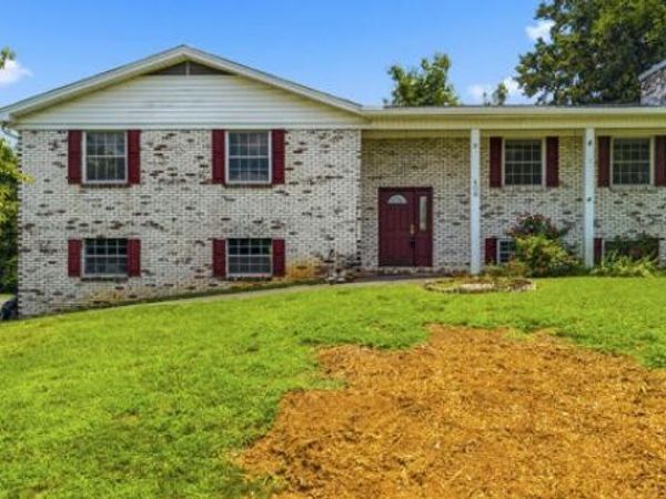 406 Montvale Station Rd, Maryville, TN 37803