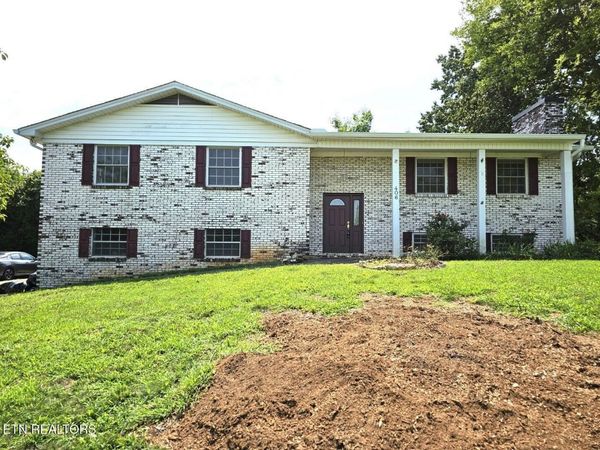 406 Montvale Station Rd , Maryville, TN 37803