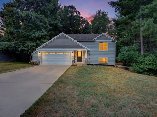 728 W River Hills Court, Newaygo, MI 49337