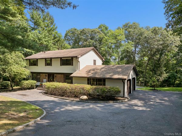 8 Pups Path , Fort Salonga, NY 11768