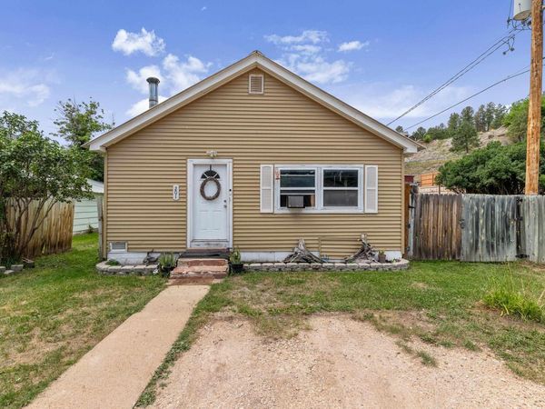201 N NEWTON AV, Hill City, SD 57745