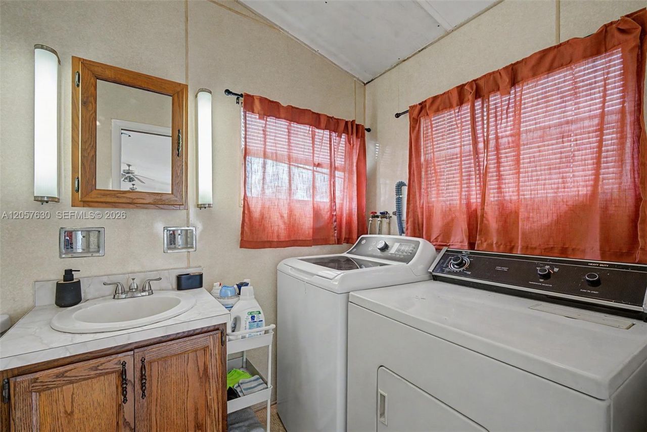 906 Whatley Court, Sebring, FL 33870 Photo