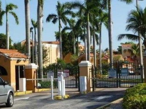6280 NW 186th St, Unit 311, Hialeah, FL 33015