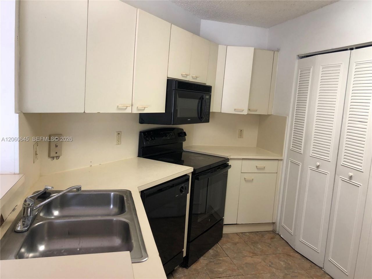 6280 NW 186th St , Unit 311, Hialeah, FL 33015 Photo