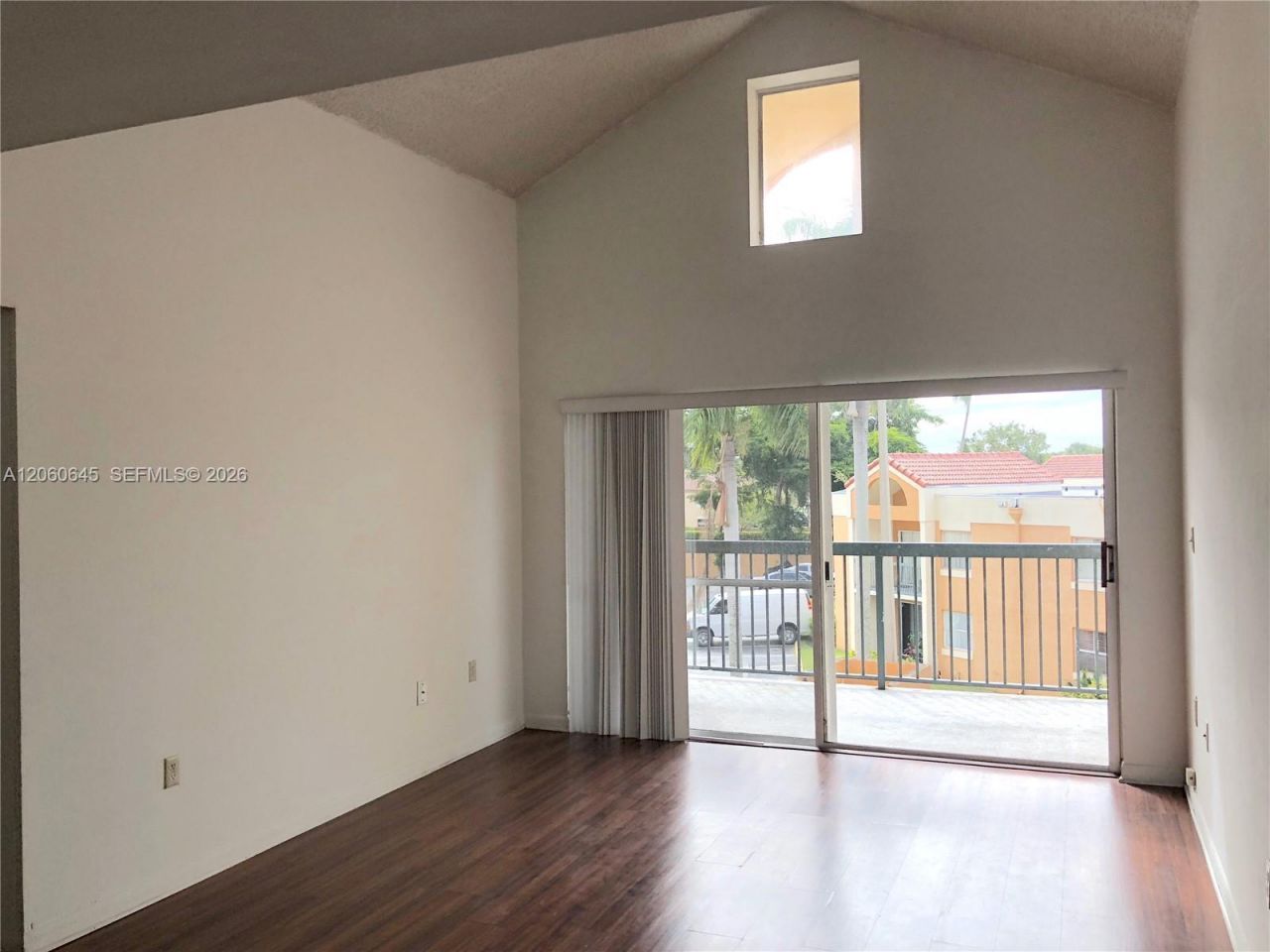 6280 NW 186th St , Unit 311, Hialeah, FL 33015 Photo