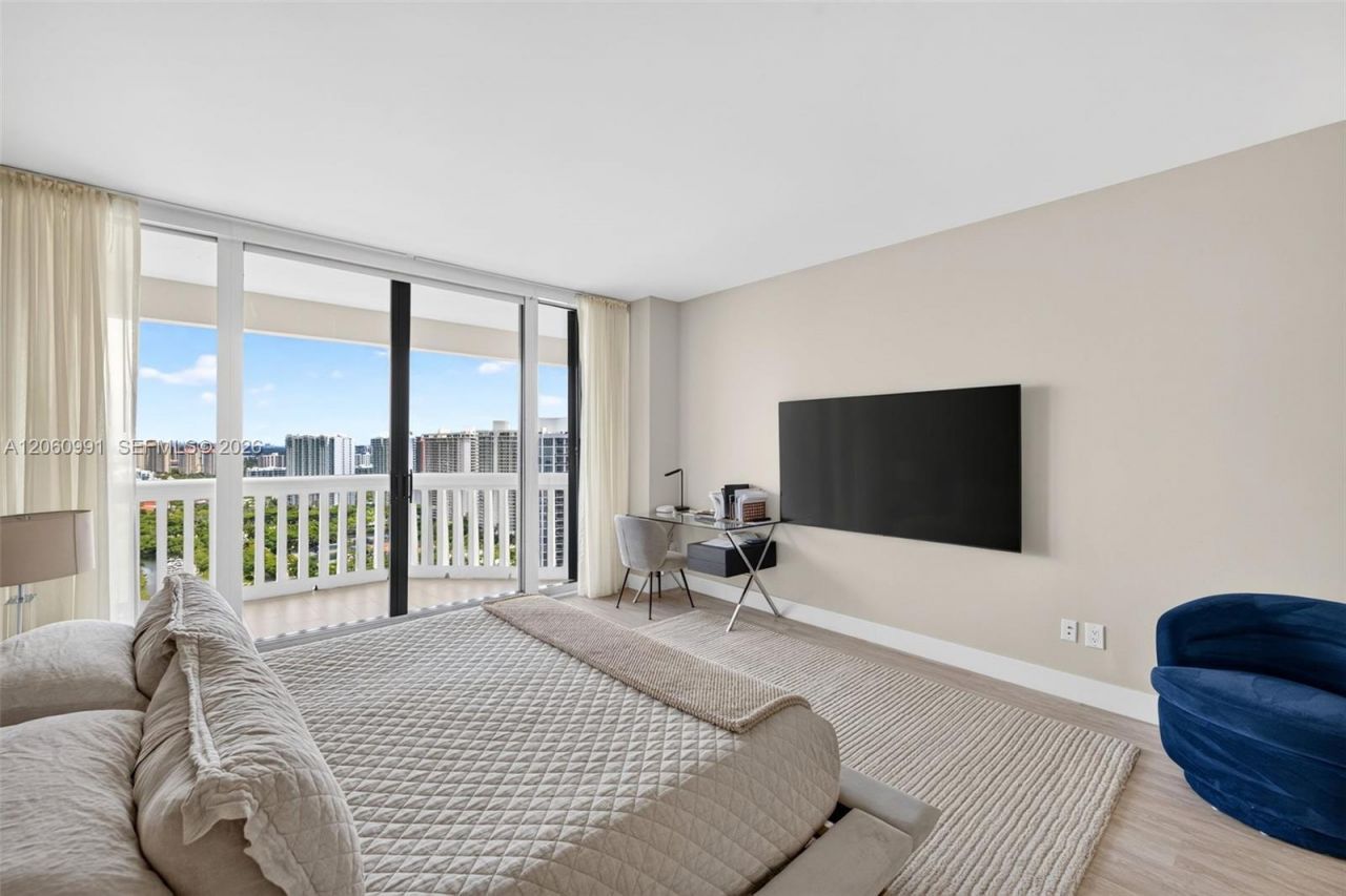 2000 Island Blvd , Unit 3010, Aventura, FL 33160 Photo