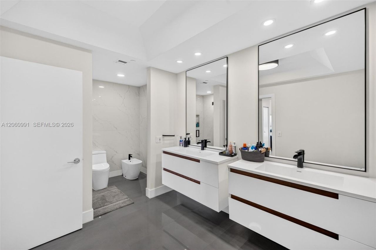 2000 Island Blvd , Unit 3010, Aventura, FL 33160 Photo