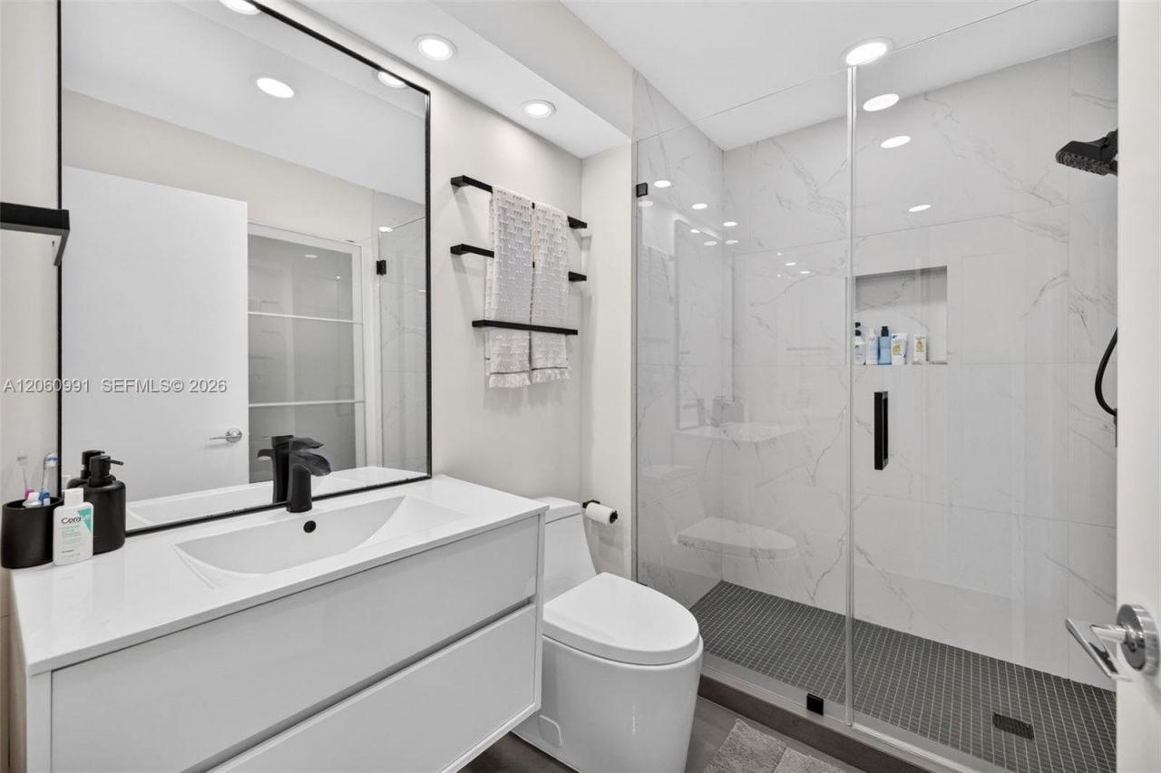2000 Island Blvd , Unit 3010, Aventura, FL 33160 Photo