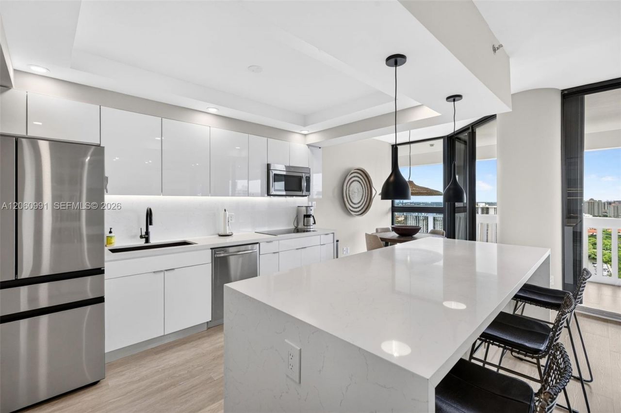 2000 Island Blvd , Unit 3010, Aventura, FL 33160 Photo