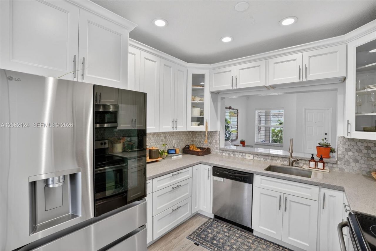 16862 SW 1st St, Pembroke Pines, FL 33027 Photo