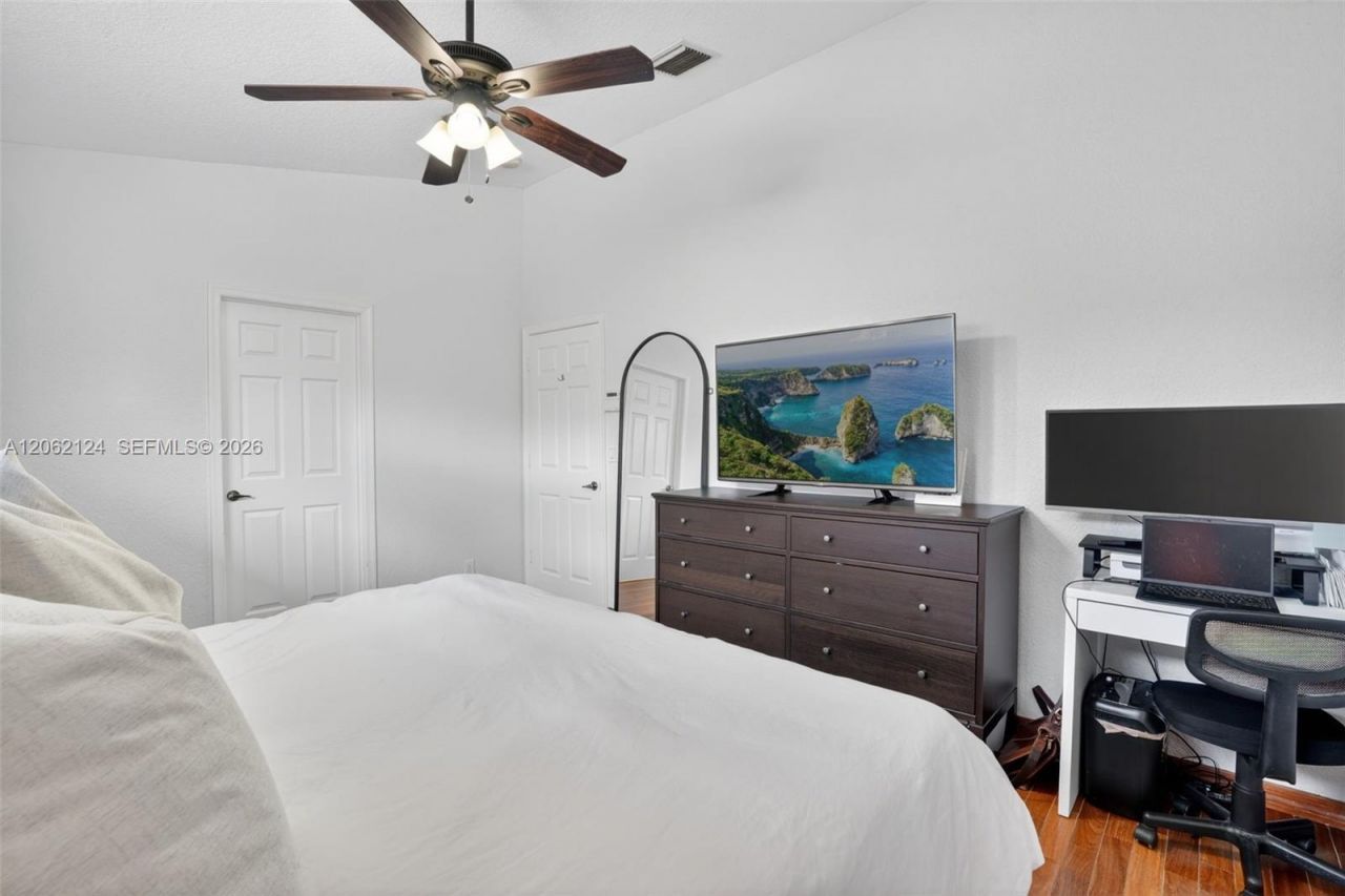 16862 SW 1st St, Pembroke Pines, FL 33027 Photo