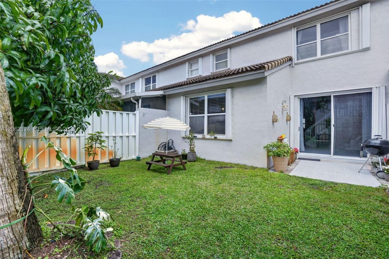 16862 SW 1st St, Pembroke Pines, FL 33027 Photo