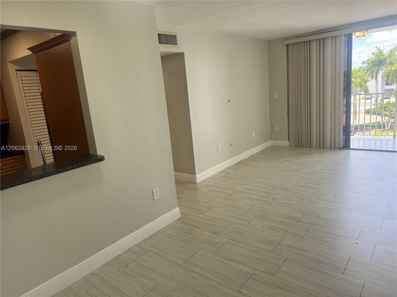 8075 NW 7th St , Unit 403, Miami, FL 33126 Photo