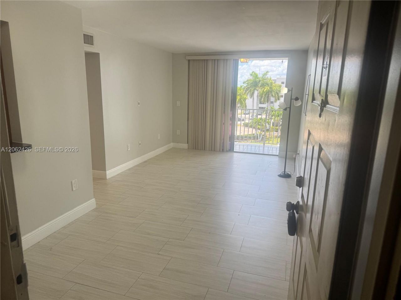 8075 NW 7th St , Unit 403, Miami, FL 33126 Photo