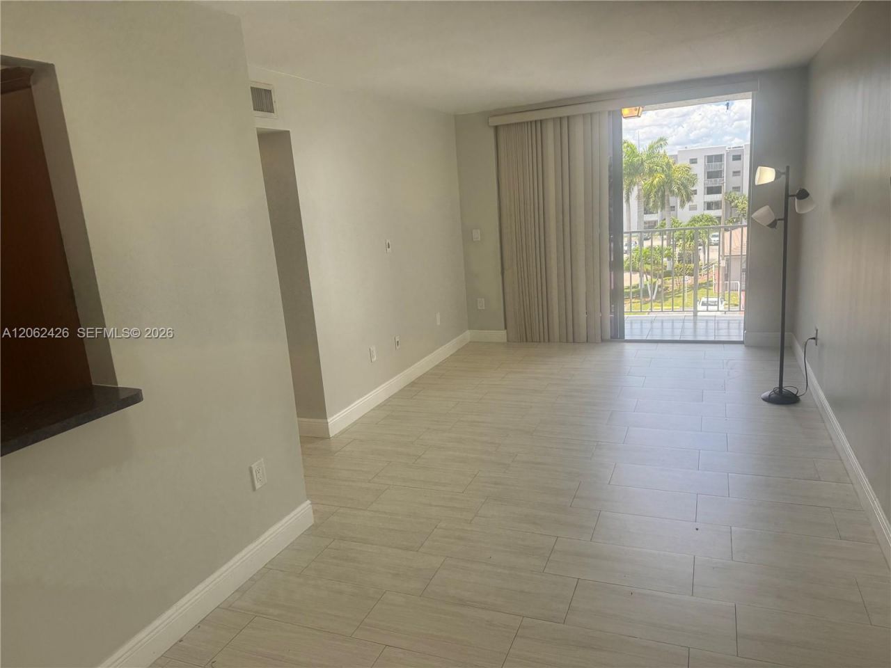 8075 NW 7th St , Unit 403, Miami, FL 33126 Photo
