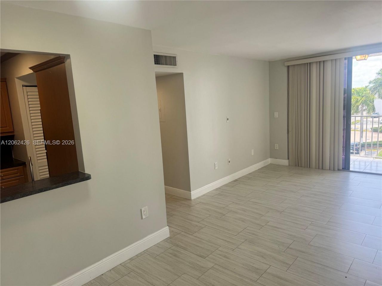 8075 NW 7th St , Unit 403, Miami, FL 33126 Photo