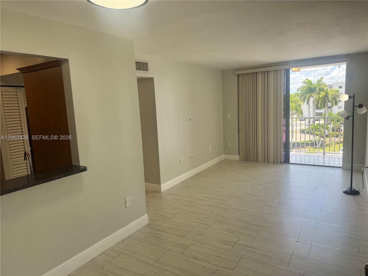 8075 NW 7th St , Unit 403, Miami, FL 33126 Photo