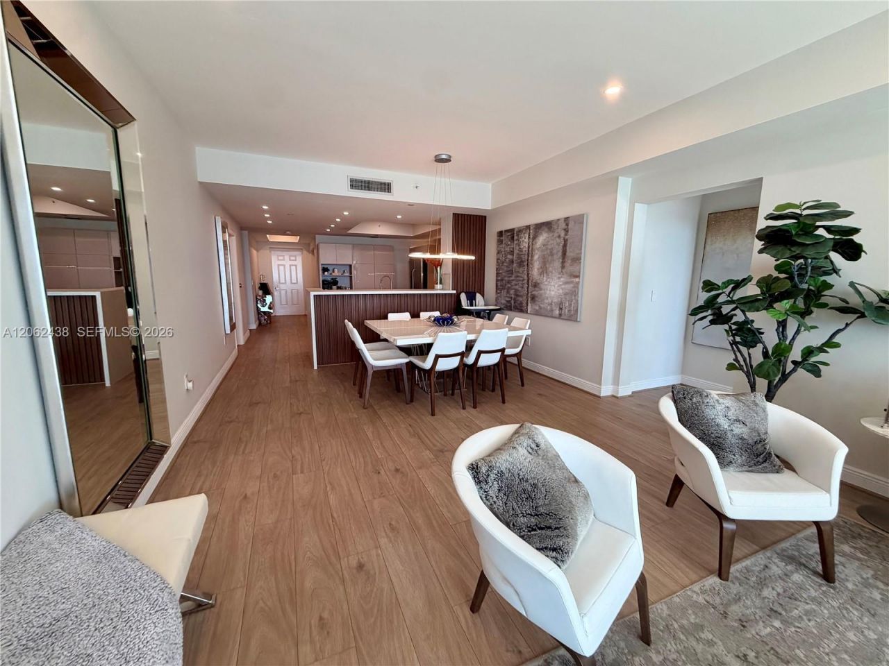 3330 NE 190th St , Unit 2711, Aventura, FL 33180 Photo