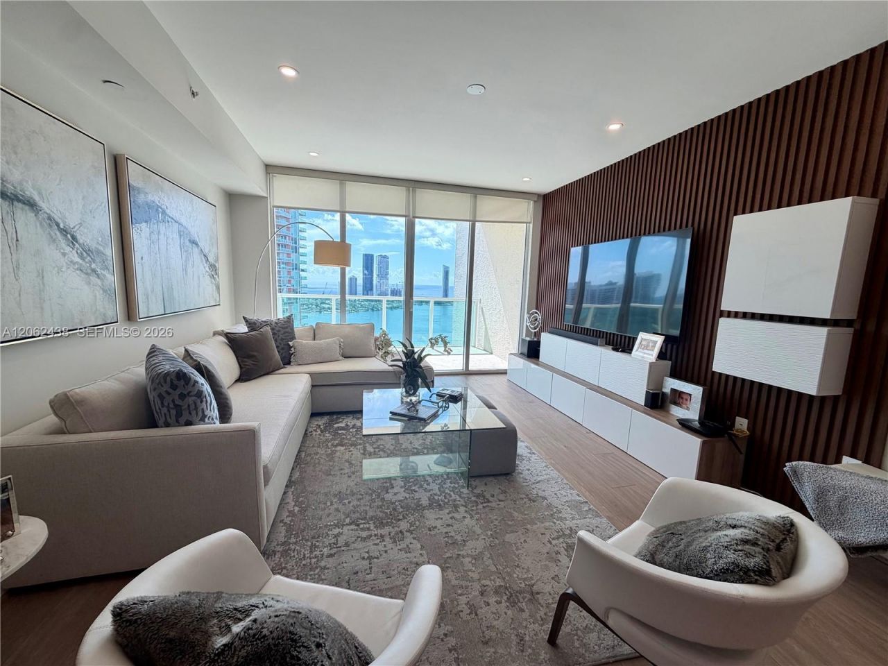 3330 NE 190th St , Unit 2711, Aventura, FL 33180 Photo