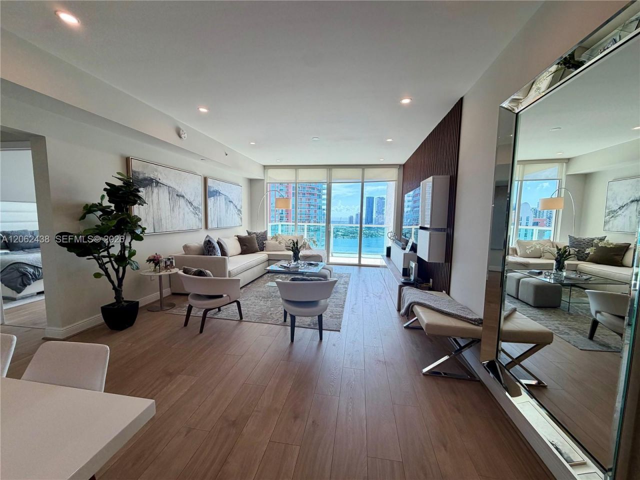 3330 NE 190th St , Unit 2711, Aventura, FL 33180 Photo