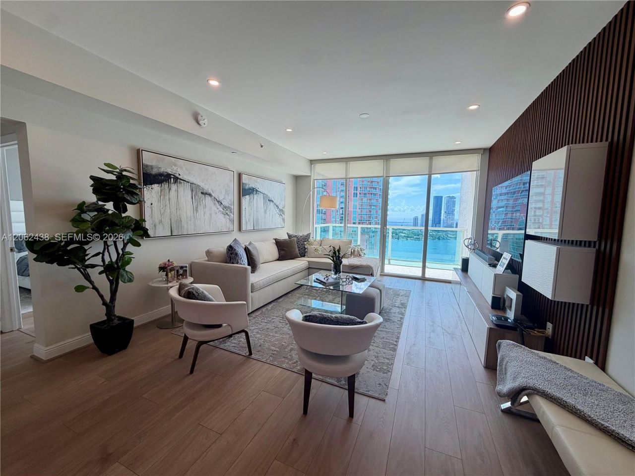 3330 NE 190th St , Unit 2711, Aventura, FL 33180 Photo