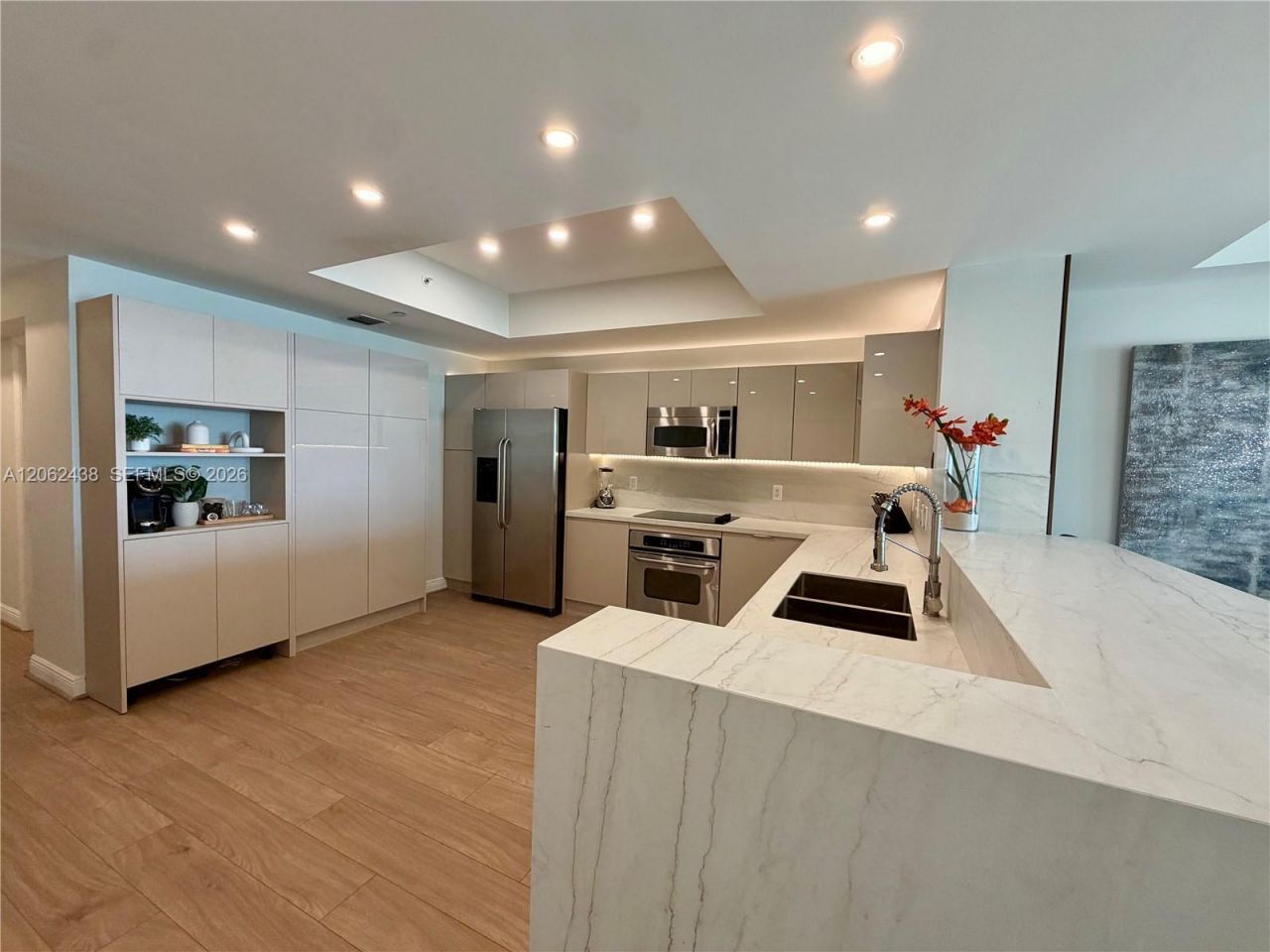 3330 NE 190th St , Unit 2711, Aventura, FL 33180 Photo