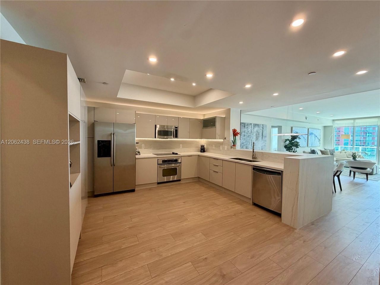 3330 NE 190th St , Unit 2711, Aventura, FL 33180 Photo