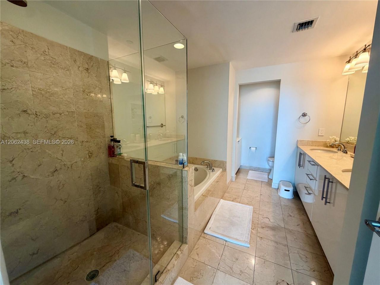 3330 NE 190th St , Unit 2711, Aventura, FL 33180 Photo