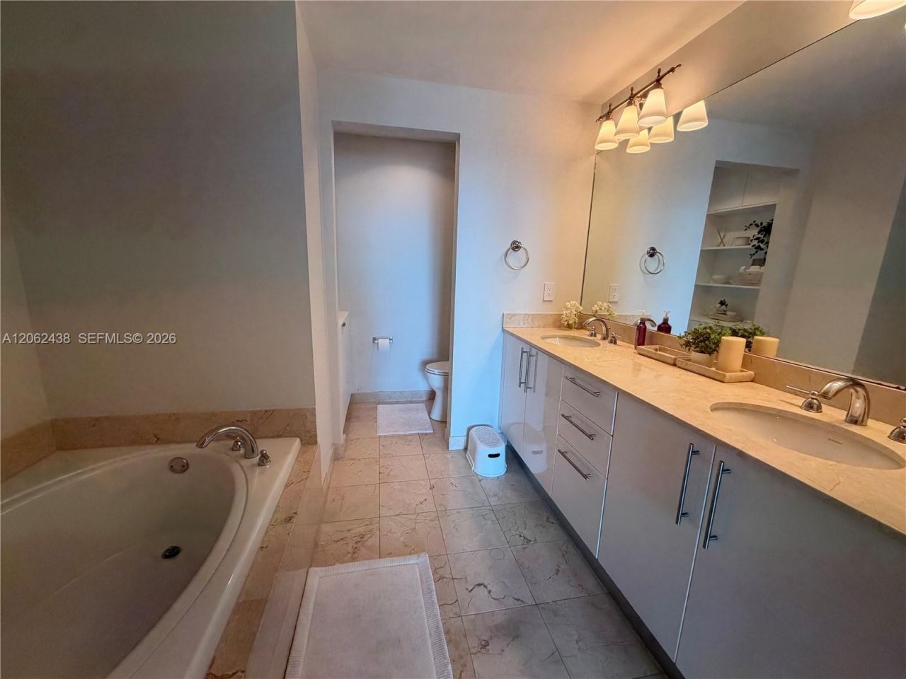 3330 NE 190th St , Unit 2711, Aventura, FL 33180 Photo