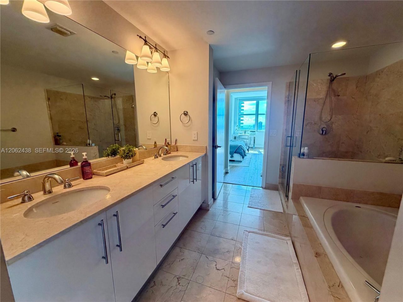3330 NE 190th St , Unit 2711, Aventura, FL 33180 Photo