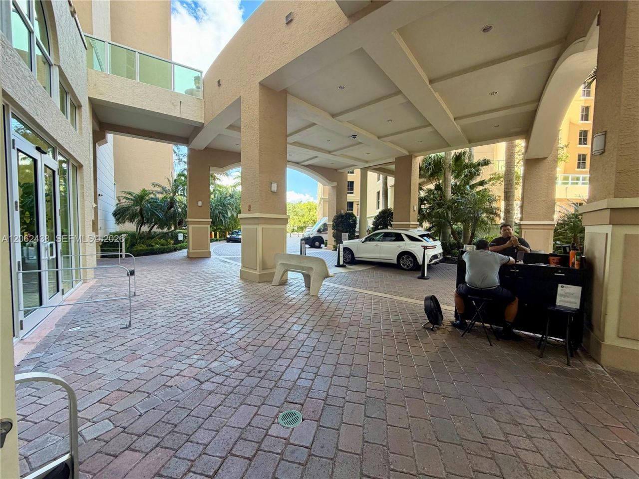 3330 NE 190th St , Unit 2711, Aventura, FL 33180 Photo