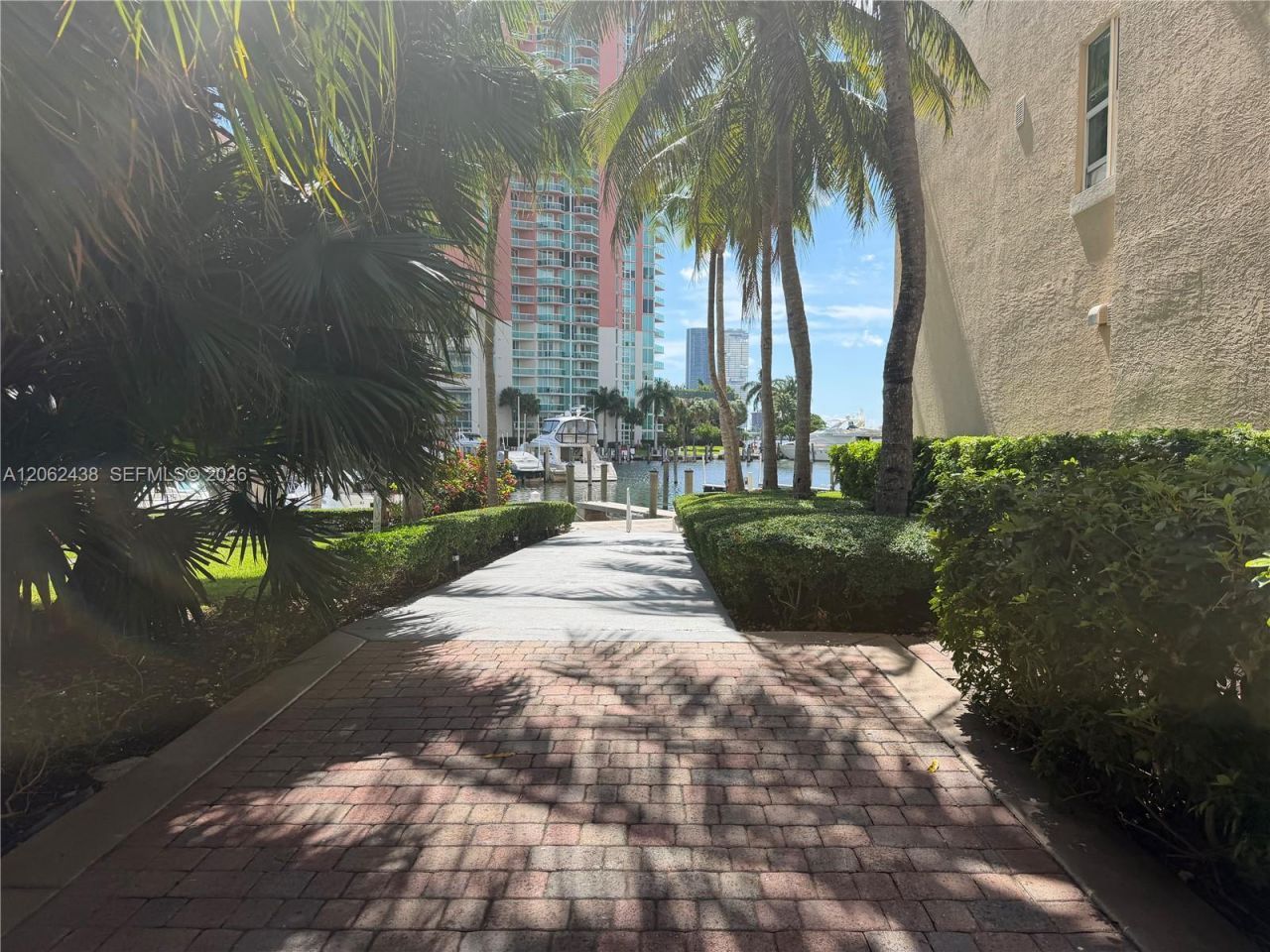 3330 NE 190th St , Unit 2711, Aventura, FL 33180 Photo